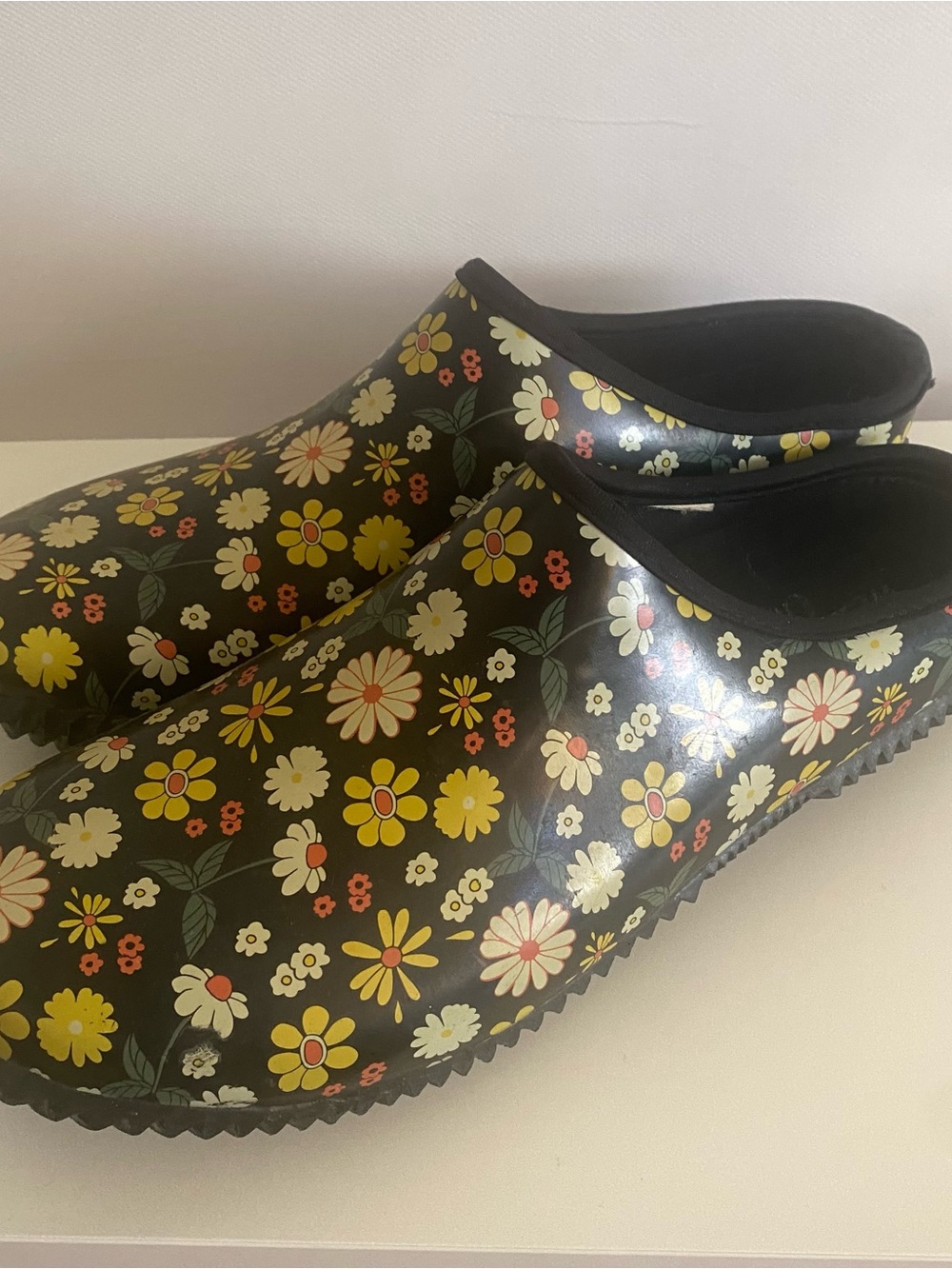 Western Chief Black Floral Garden Clogs with Colorful Flowers Size 10